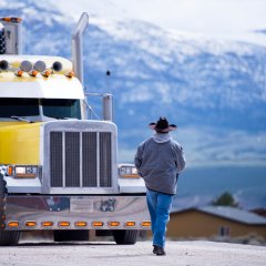 Tractor Trailer Parking Tips: Back That Rig Up
